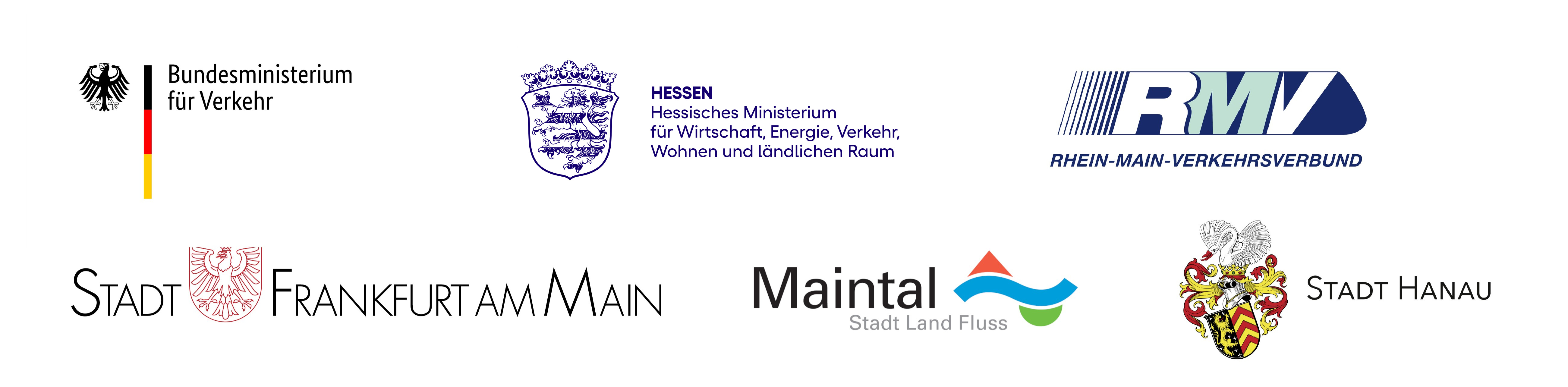 Logos der Projektbeteiligten: Hessisches Ministerium für Wirtschaft, Energie, Verkehr, Wohnen und ländlichen Raum, Rhein-Main-Verkehrsbund (RMV), Stadt Frankfurt am Main, Stadt Maintal, Stadt Hanau